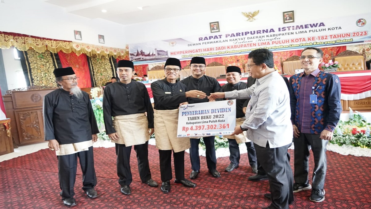 Pemkab Limapuluh Kota Saat Terima Deviden